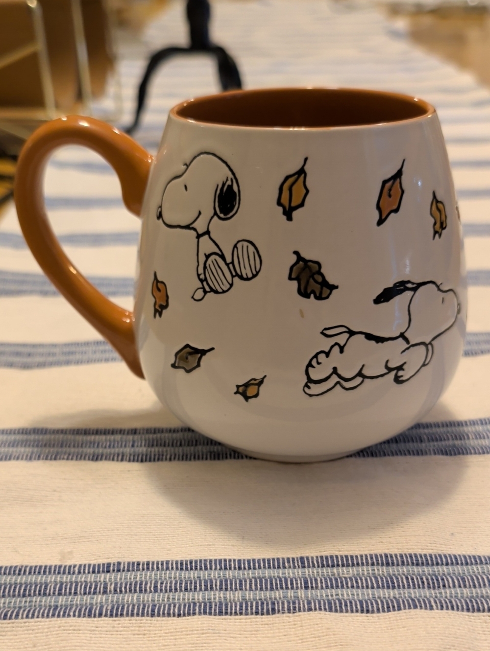 Peanuts Snoopy Ceramic Mug with Autumn Leaves Design - Picture 2 of 5